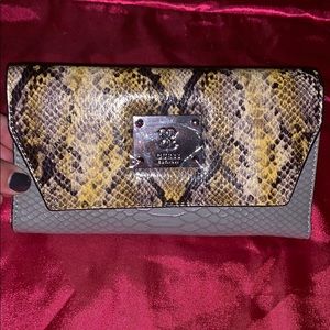 Angela style Guess wallet